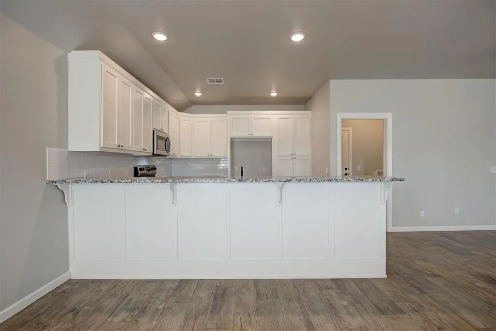 Photo 10 — 9714 Country Side Lane, Guthrie, OK 73044
