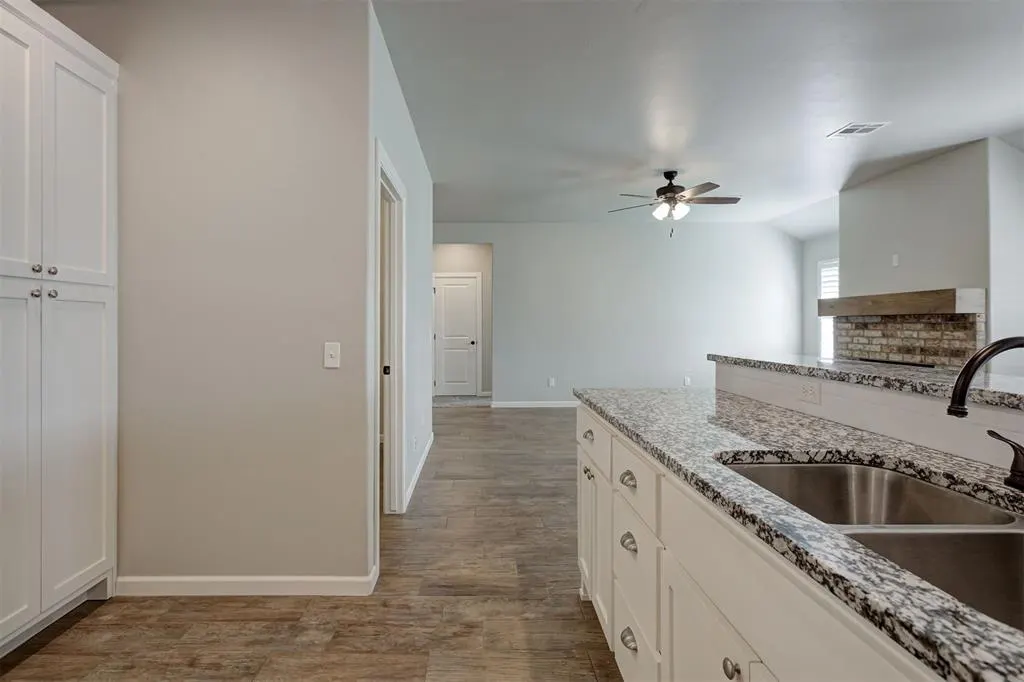 Photo 13 — 9714 Country Side Lane, Guthrie, OK 73044