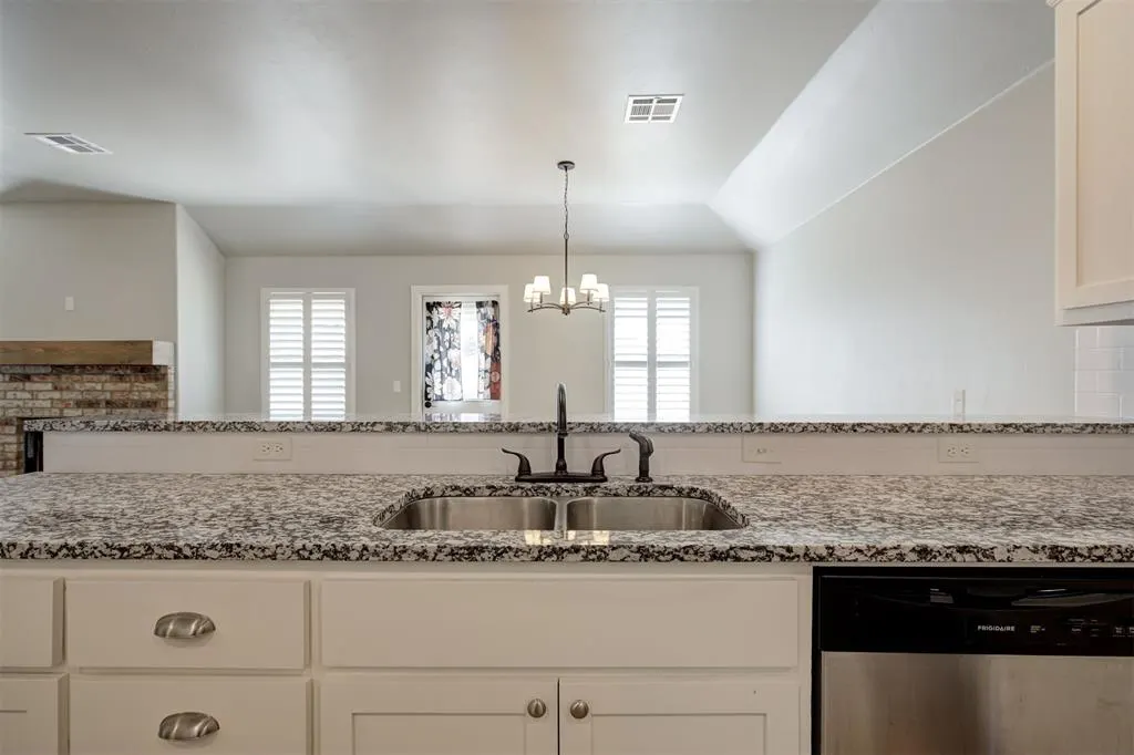 Photo 14 — 9714 Country Side Lane, Guthrie, OK 73044