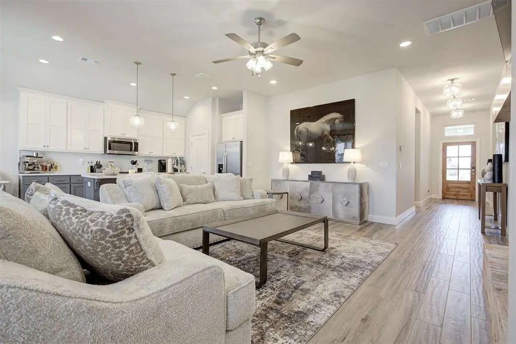 Photo 6 — 3727 Hardy Drive, Norman, OK 73069