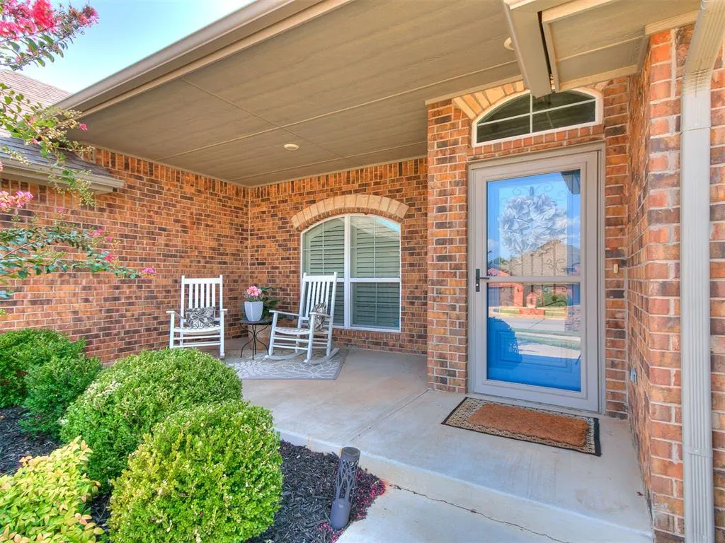 Photo 2 — 2010 Allora Court, Norman, OK 73071