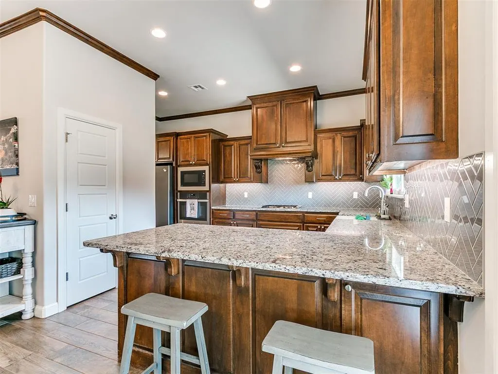 Photo 11 — 2010 Allora Court, Norman, OK 73071