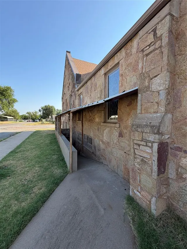 Photo 3 — 117 W Ash Street, Carnegie, OK 73015