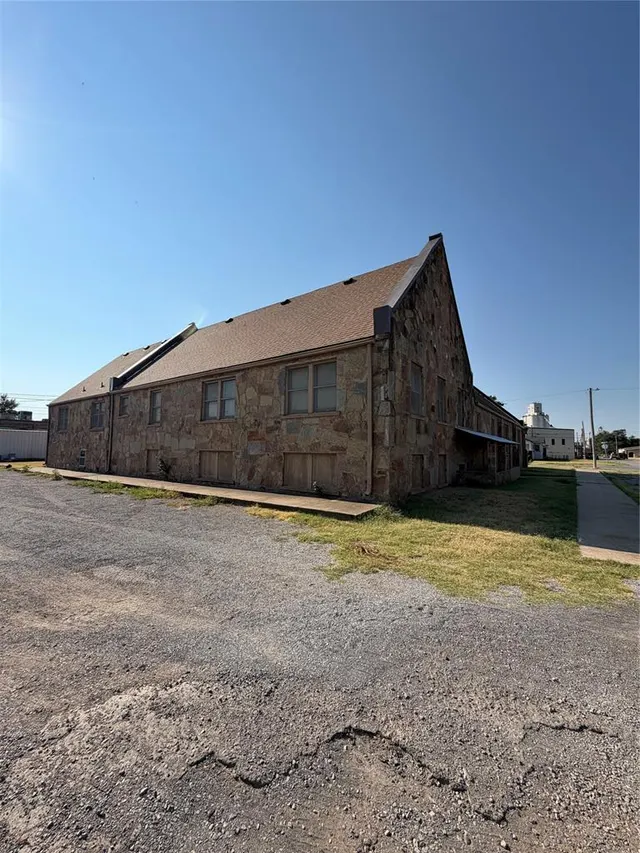 Photo 4 — 117 W Ash Street, Carnegie, OK 73015
