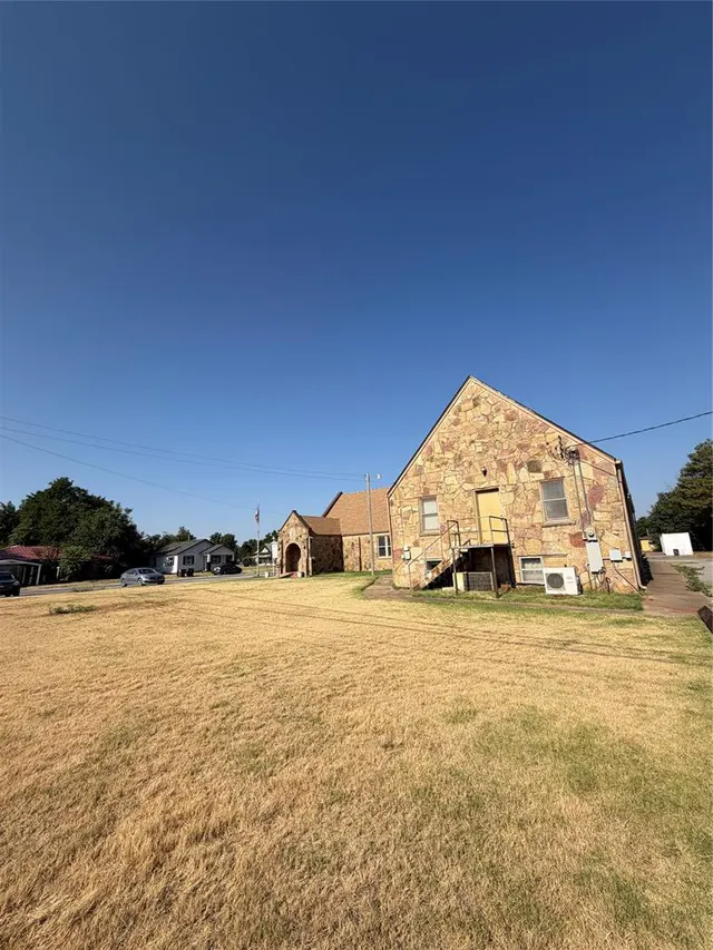 Photo 6 — 117 W Ash Street, Carnegie, OK 73015