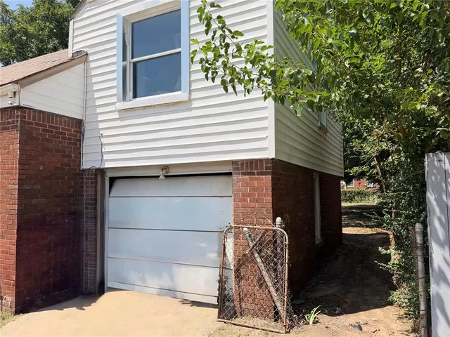 Photo 4 — 737 SW 47th Street, Oklahoma City, OK 73109
