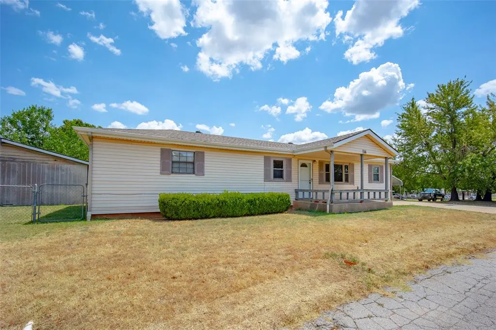 Photo 2 — 714 N Jefferson Avenue, Blanchard, OK 73010