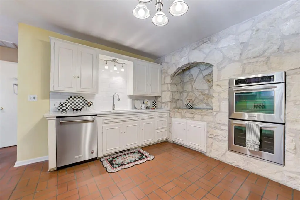 Photo 14 — 1744 Westbrooke Terrace, Norman, OK 73072