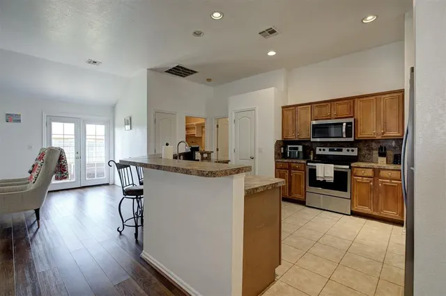 Photo 7 — 612 Cavecreek Street, Norman, OK 73071