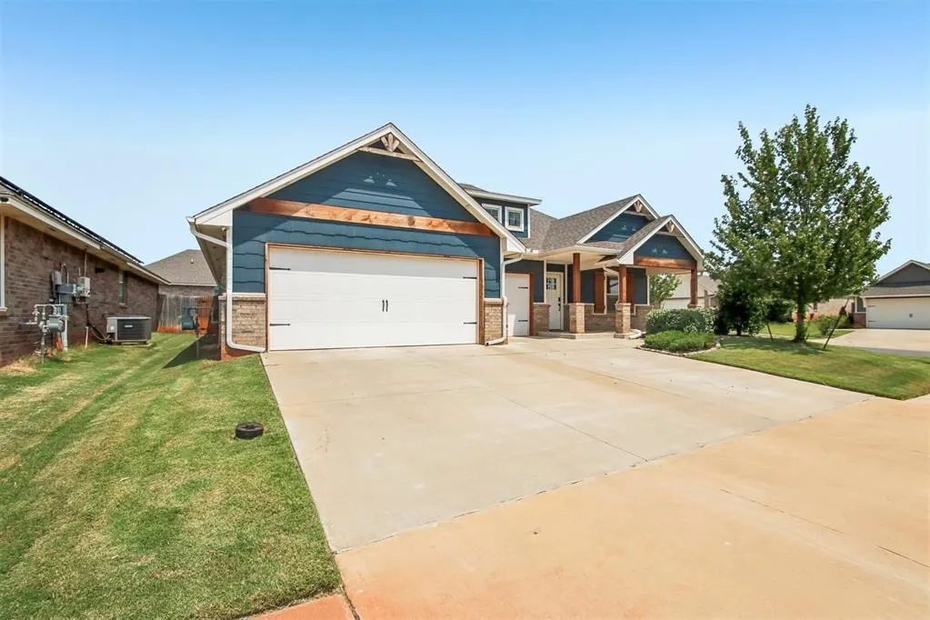 Photo 3 — 18700 Big Cedar Way, Edmond, OK 73012