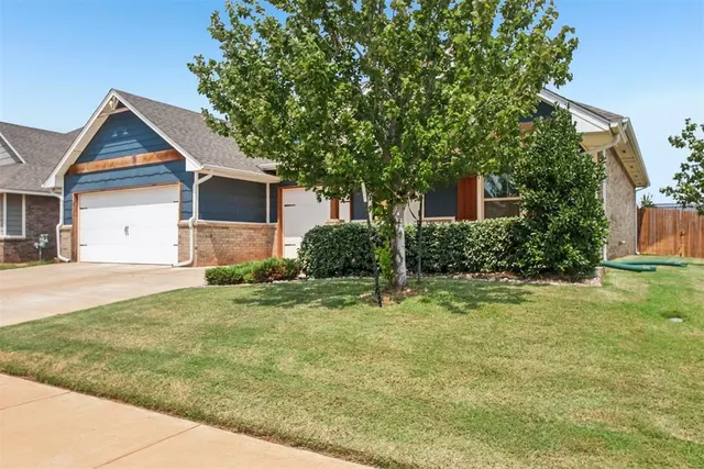 Photo 4 — 18700 Big Cedar Way, Edmond, OK 73012