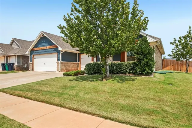 Photo 5 — 18700 Big Cedar Way, Edmond, OK 73012