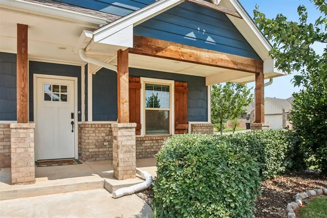 Photo 6 — 18700 Big Cedar Way, Edmond, OK 73012