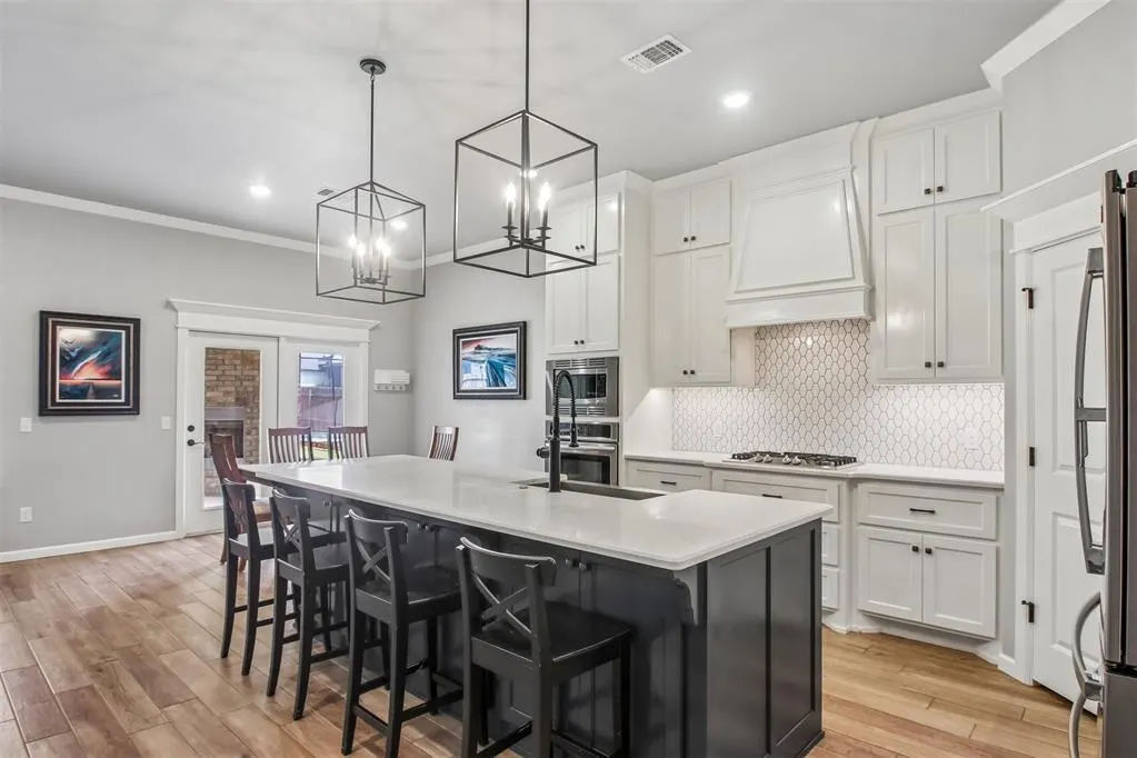 Photo 12 — 18700 Big Cedar Way, Edmond, OK 73012