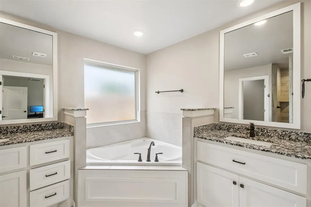 Photo 20 — 18700 Big Cedar Way, Edmond, OK 73012