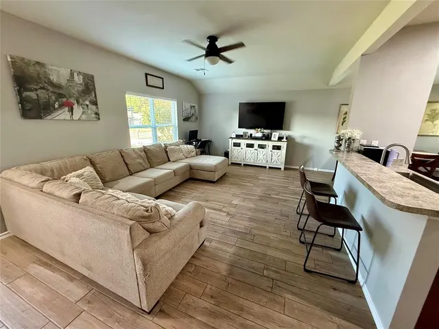 Photo 6 — 906 River Run Drive, Noble, OK 73068