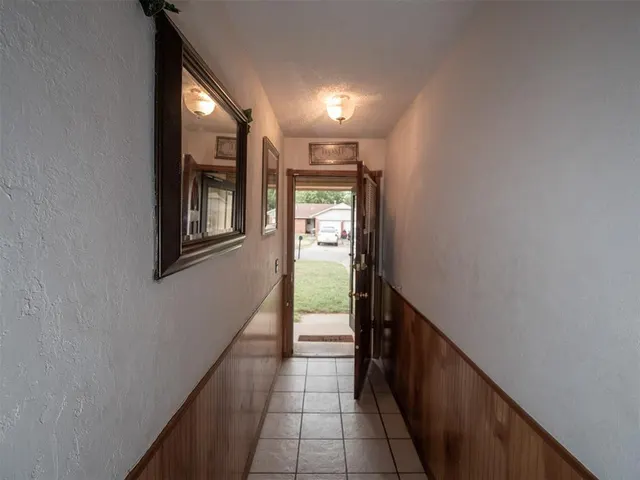 Photo 7 — 4928 Gaines Street, Oklahoma City, OK 73135