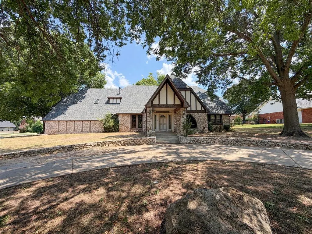Front exterior — 2317 Robinwood Circle, Shawnee, OK 74801