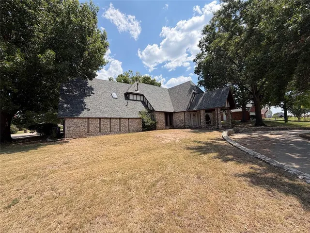 Photo 4 — 2317 Robinwood Circle, Shawnee, OK 74801