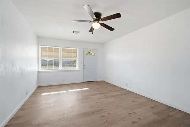 Photo 6 — 1072 Elk Street, Altus, OK 73521