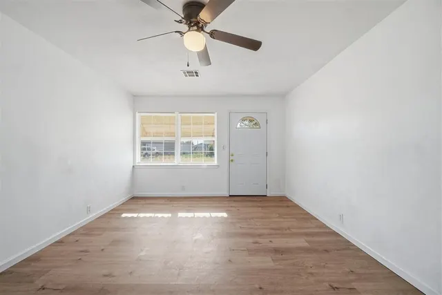 Photo 7 — 1072 Elk Street, Altus, OK 73521