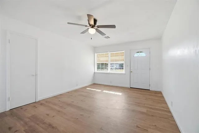 Photo 8 — 1072 Elk Street, Altus, OK 73521