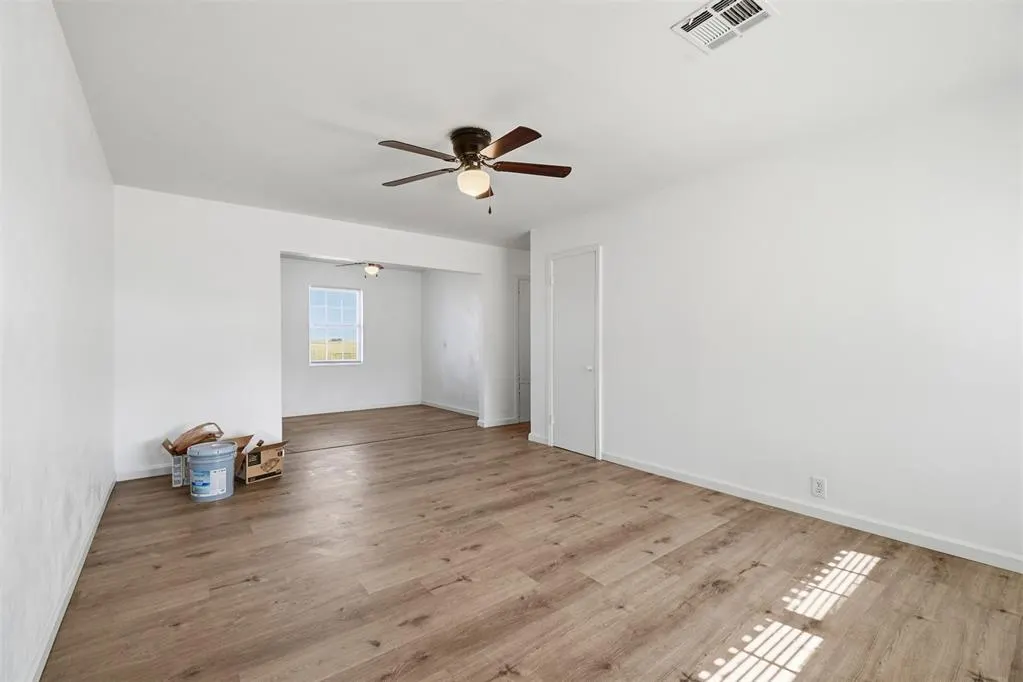 Photo 9 — 1072 Elk Street, Altus, OK 73521