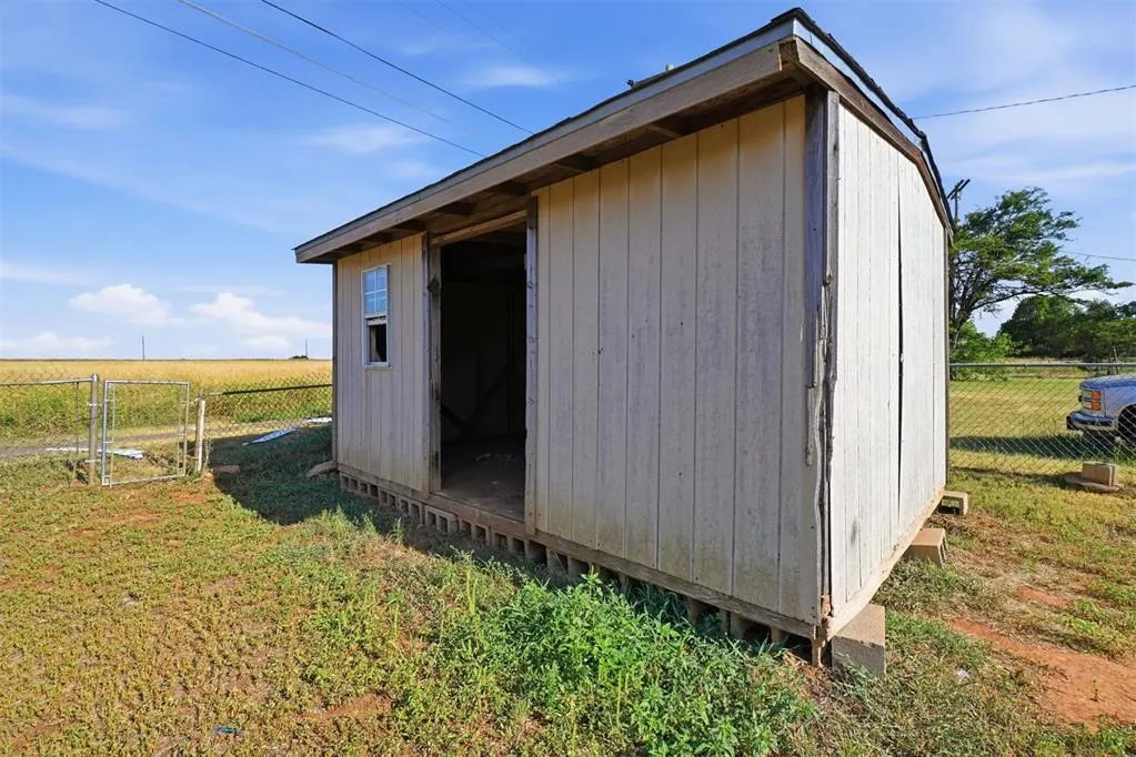 Photo 32 — 1072 Elk Street, Altus, OK 73521