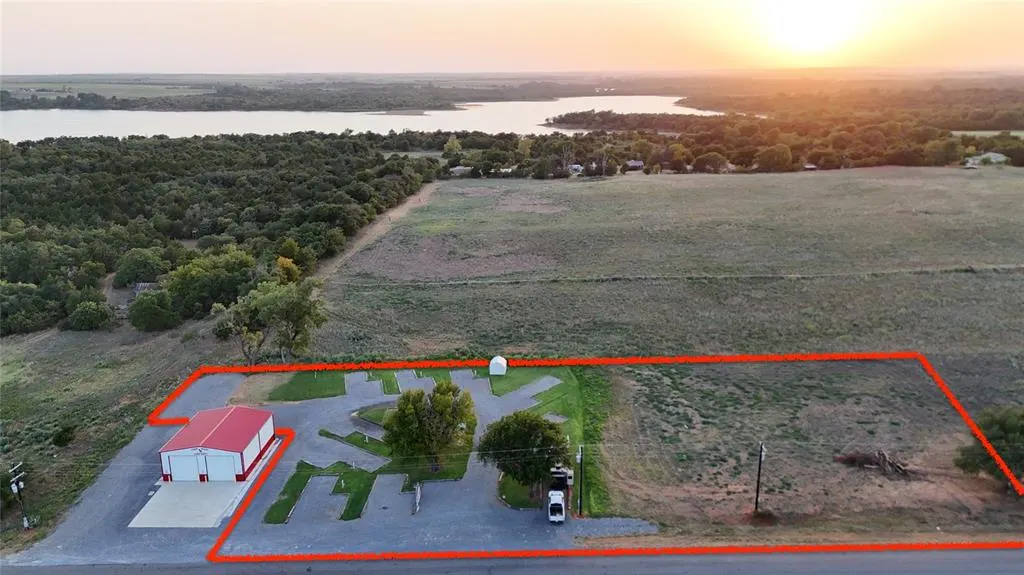 Front exterior — 1420 N Crow Roost Road, Fort Cobb, OK 73038