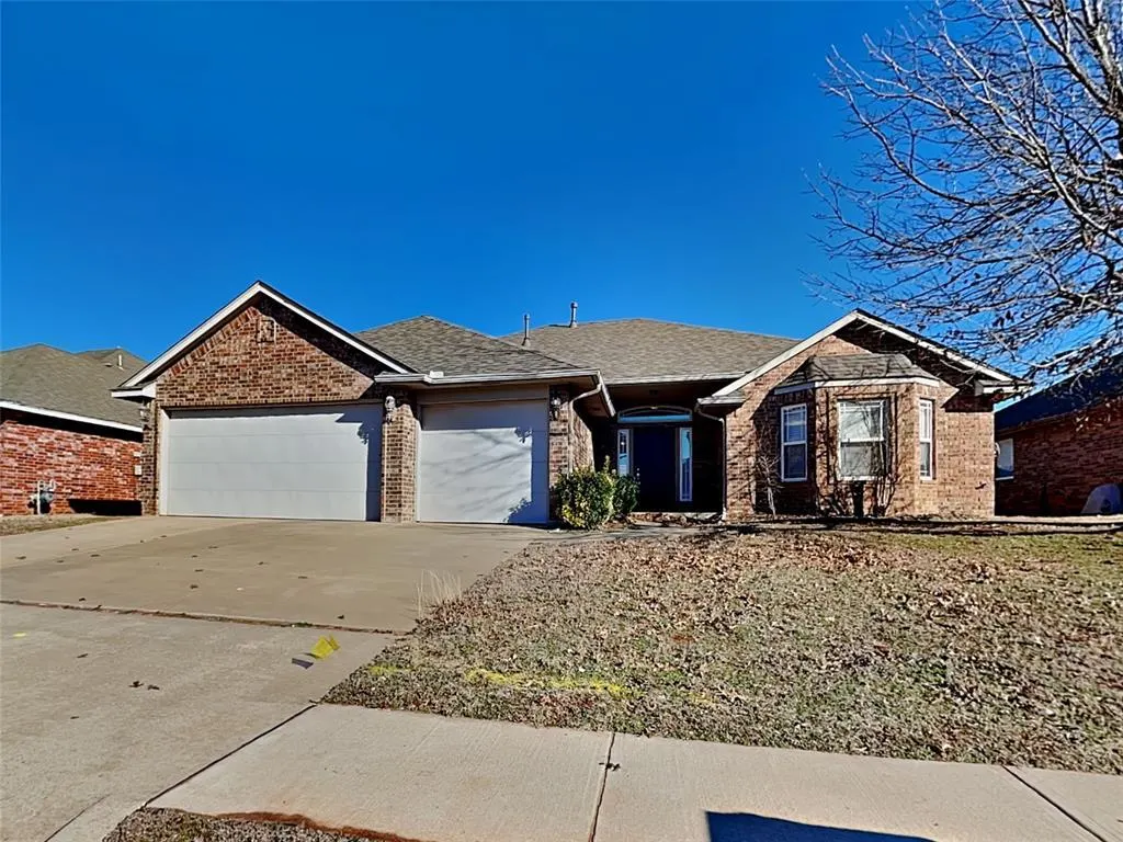 Front exterior — 13812 Teagen Lane, Yukon, OK 73099