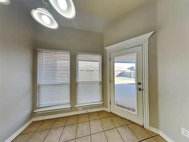 Photo 4 — 13812 Teagen Lane, Yukon, OK 73099