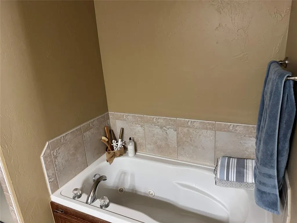 Photo 7 — 1121 NW Phils way NW Way, Piedmont, OK 73078