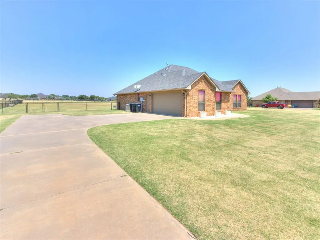 Photo 2 — 2282 County Road 1311, Blanchard, OK 73010