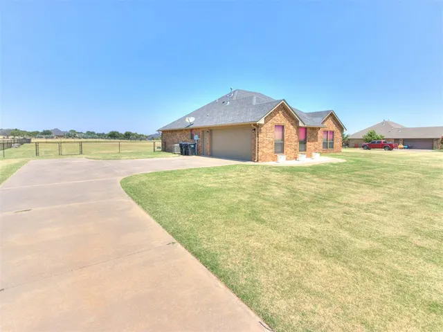 Photo 2 — 2282 County Road 1311, Blanchard, OK 73010