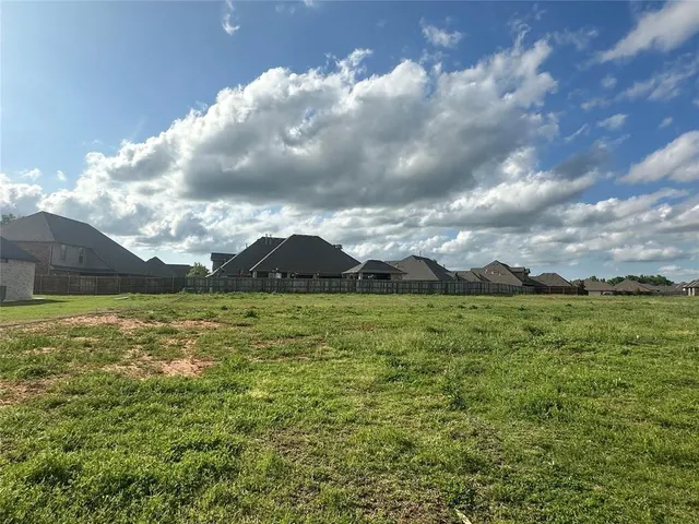 Photo 2 — 2341 W Sunset Drive, Mustang, OK 73064