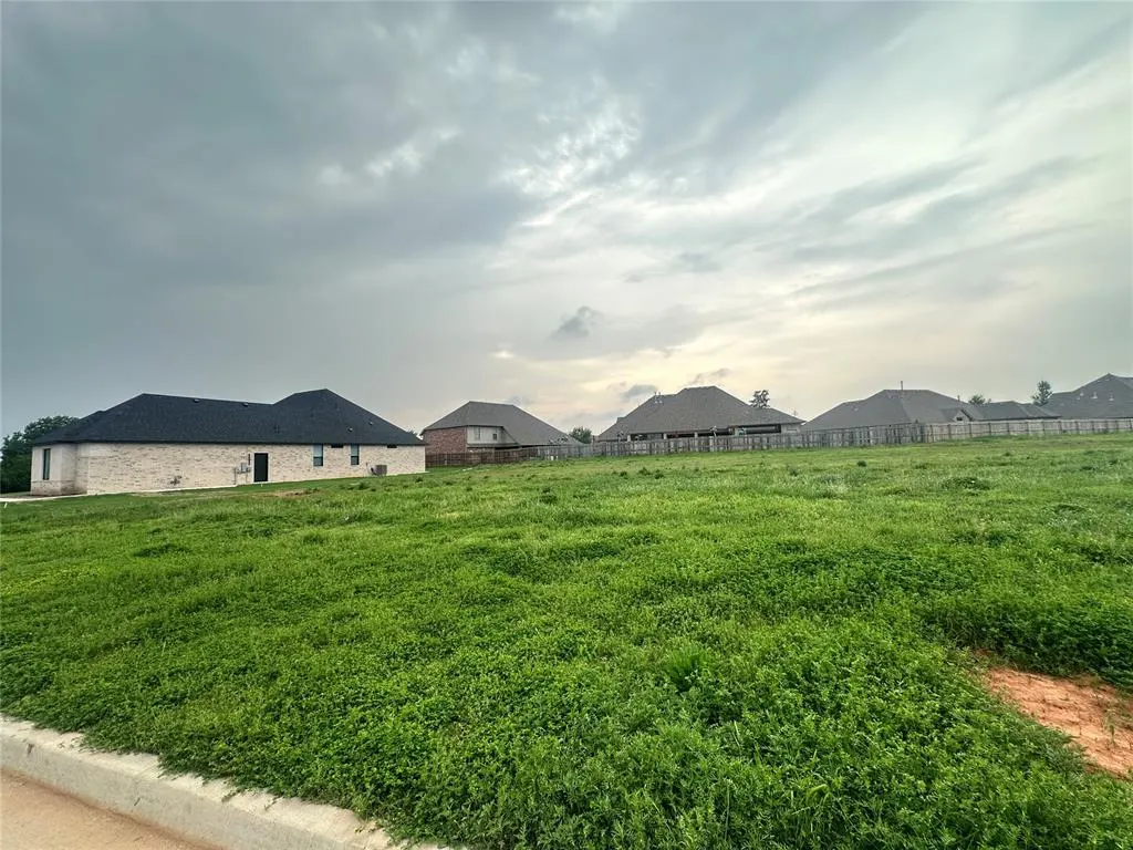 Photo 4 — 2341 W Sunset Drive, Mustang, OK 73064