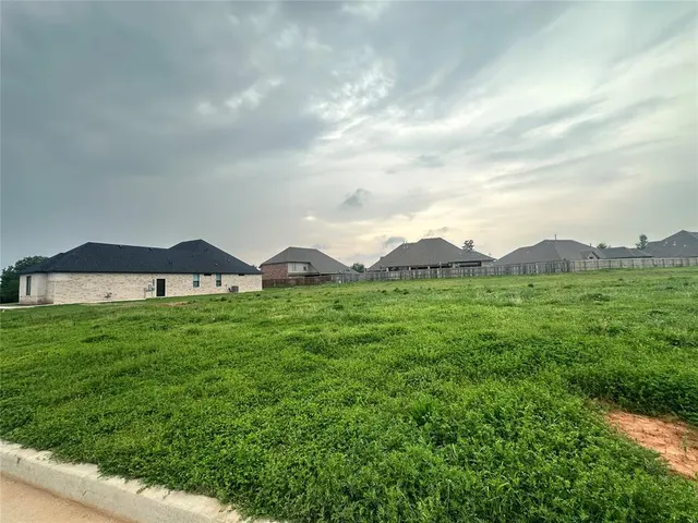 Photo 4 — 2341 W Sunset Drive, Mustang, OK 73064