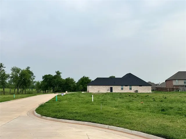 Photo 5 — 2341 W Sunset Drive, Mustang, OK 73064