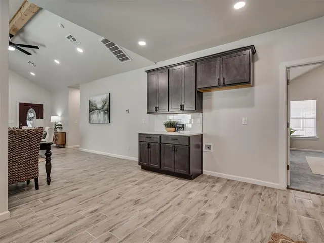 Photo 8 — 706 E Lincoln Avenue, Guthrie, OK 73044