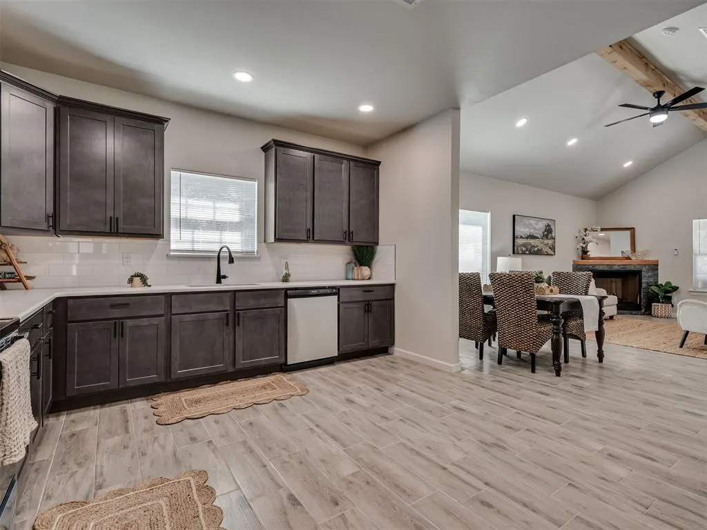 Photo 9 — 706 E Lincoln Avenue, Guthrie, OK 73044