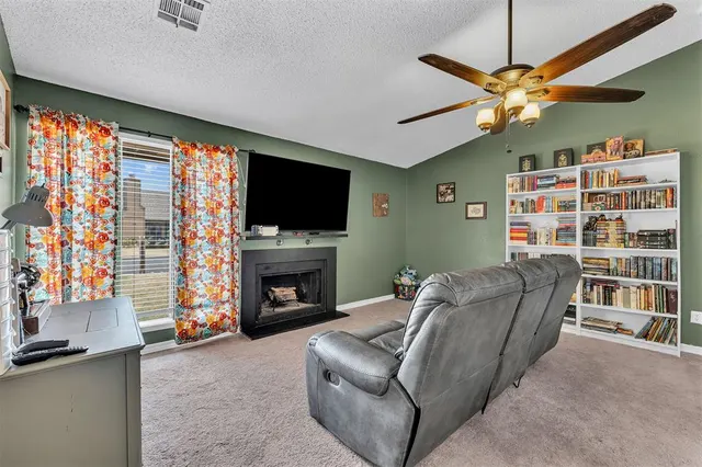 Photo 6 — 6421 Lyrewood Terrace, Oklahoma City, OK 73132