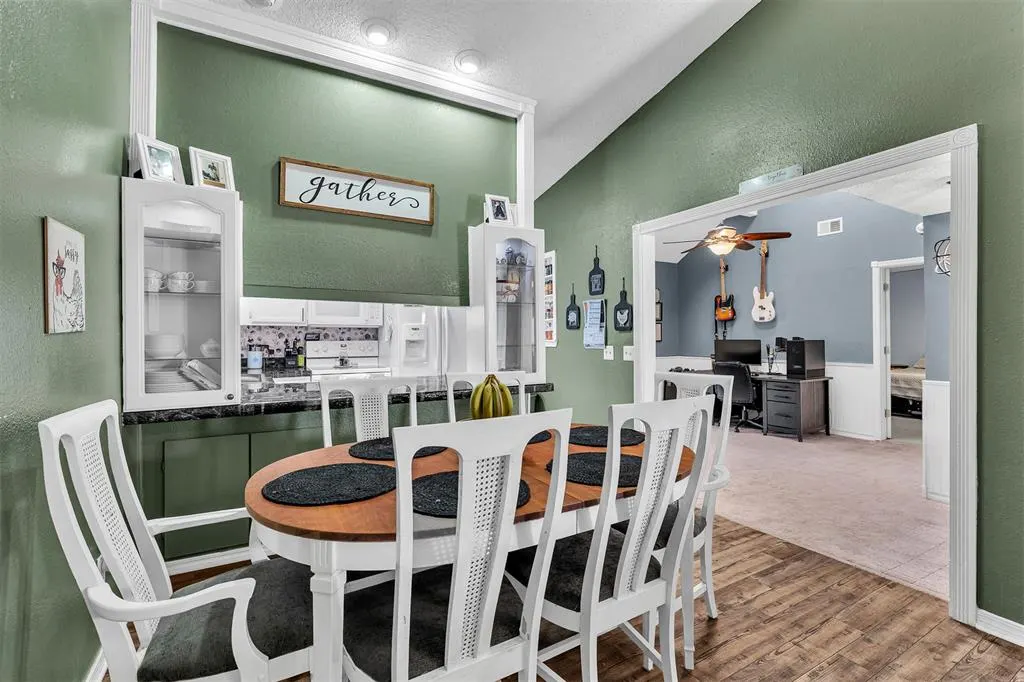 Photo 11 — 6421 Lyrewood Terrace, Oklahoma City, OK 73132