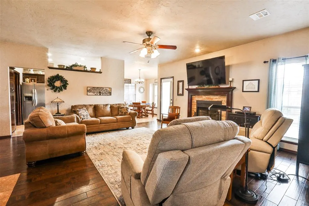 Photo 3 — 13012 Maple Leaf Drive, Oklahoma City, OK 73170