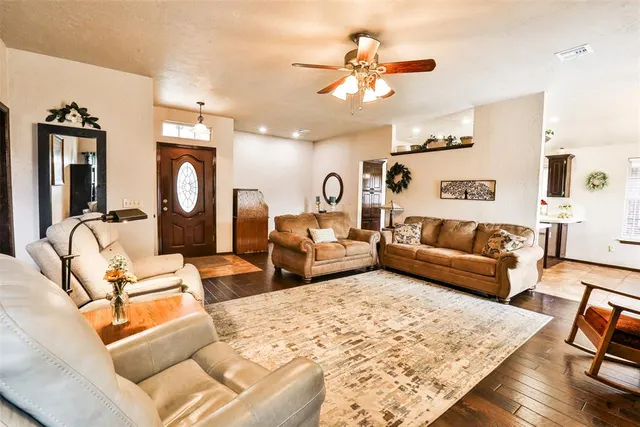 Photo 5 — 13012 Maple Leaf Drive, Oklahoma City, OK 73170