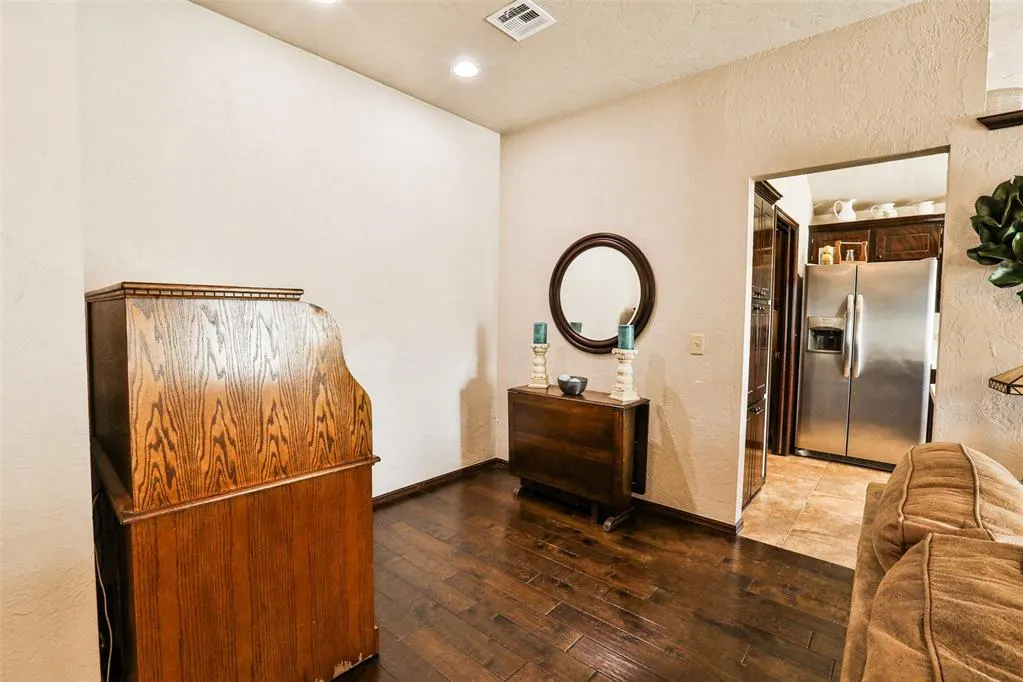 Photo 7 — 13012 Maple Leaf Drive, Oklahoma City, OK 73170