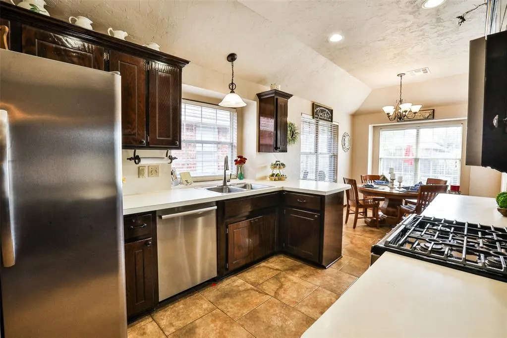 Photo 11 — 13012 Maple Leaf Drive, Oklahoma City, OK 73170