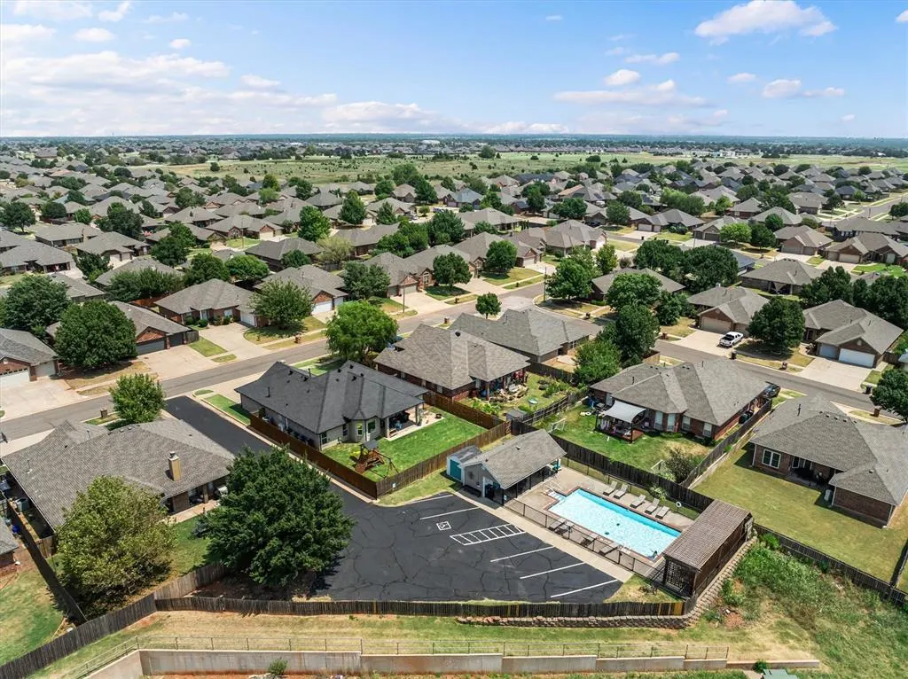 Photo 37 — 17025 Woodvine Drive, Edmond, OK 73012