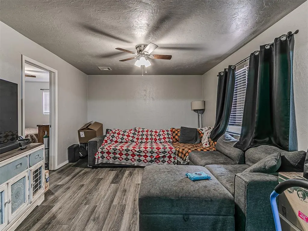 Photo 13 — 990936 S Candlewood Lane, Wellston, OK 74881