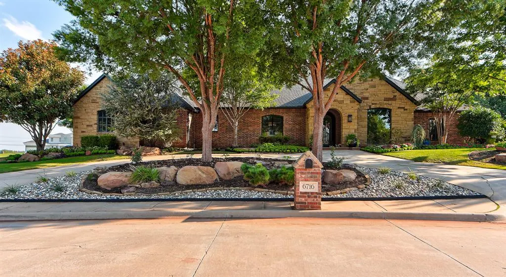 Front exterior — 6716 Oak View Road, Edmond, OK 73025