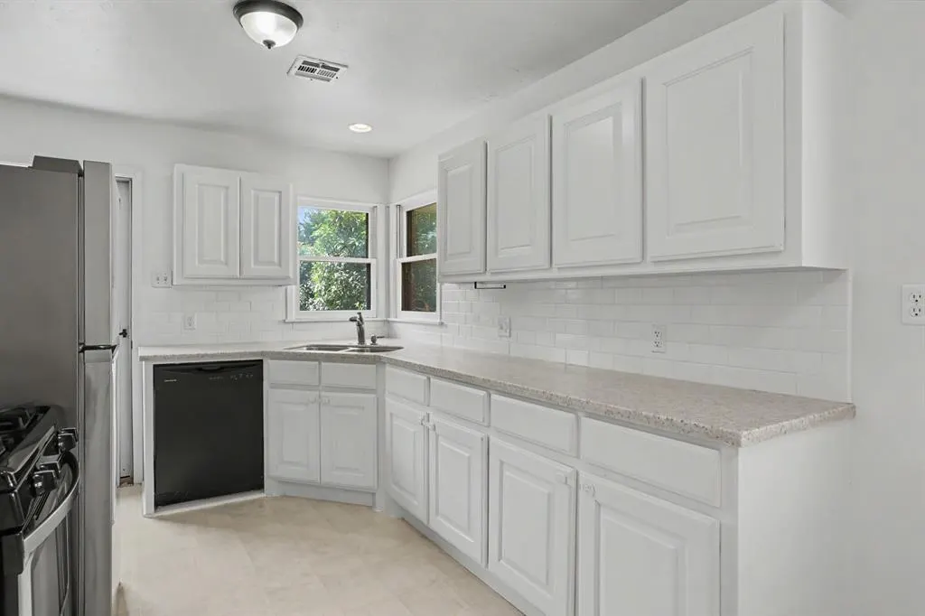 Photo 12 — 508 NW 50th Street, Oklahoma City, OK 73118